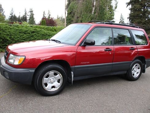 Used 1998 Subaru Forester L AWD/4WD image 1