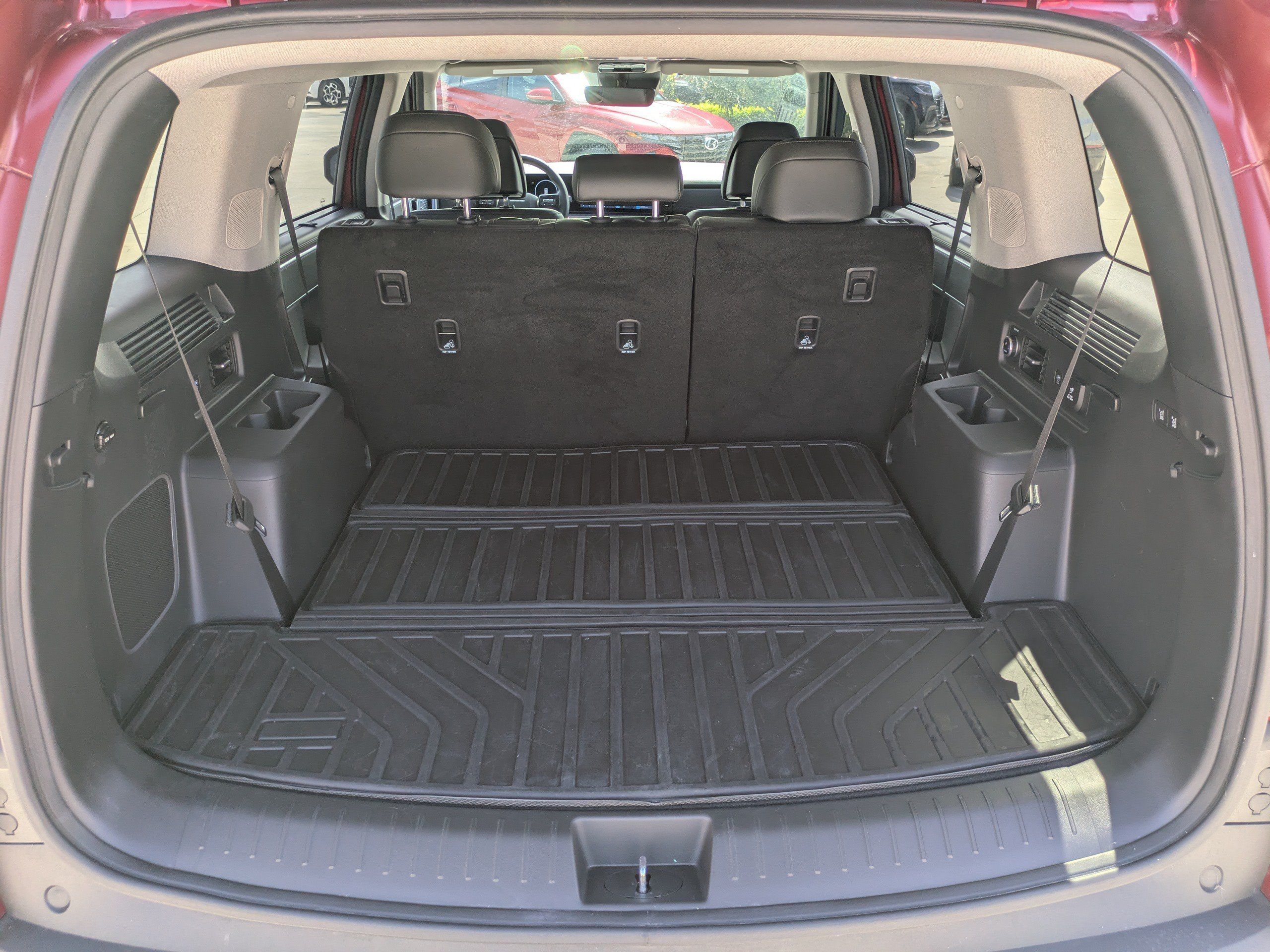 Certified 2024 Hyundai Santa Fe Limited FWD image 11