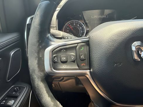 Used 2019 RAM 1500 Laramie RWD image 16
