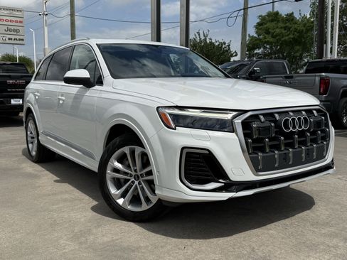 Used 2025 Audi Q7 3.0T Premium Plus image 2