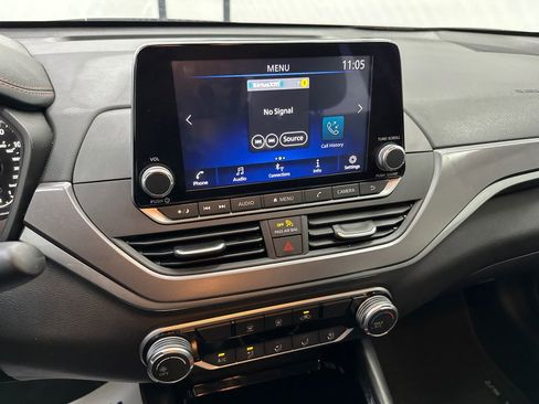 Used 2024 Nissan Altima 2.5 SR FWD image 26