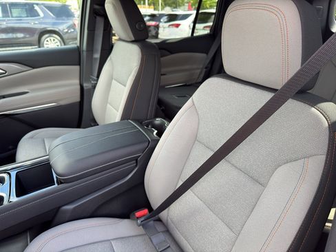 New 2026 Chevrolet Traverse LT image 14