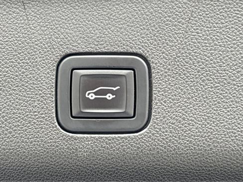 Used 2021 Chevrolet Tahoe High Country image 22