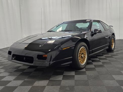 Used 1988 Pontiac Fiero GT image 1