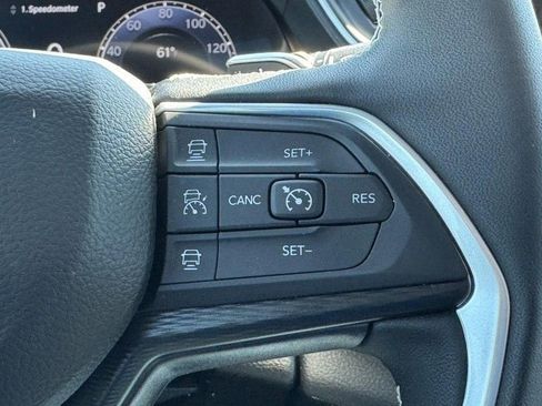 New 2025 Jeep Grand Cherokee L Altitude AWD/4WD image 16