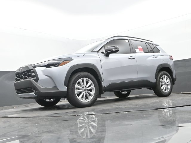 New 2026 Toyota Corolla Cross LE FWD image 25
