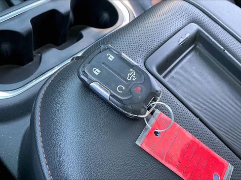 Used 2019 GMC Sierra 1500 AT4 w/ Off Road Performance Package image 14