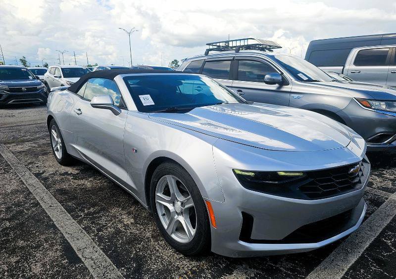 Used 2019 Chevrolet Camaro LT RWD image 2