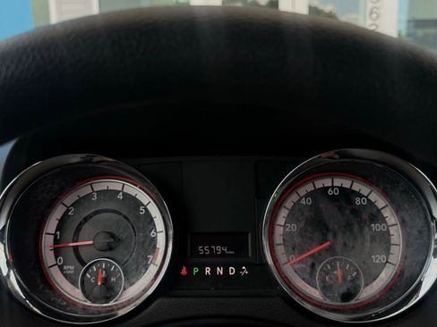 Used 2013 Dodge Grand Caravan SXT image 32