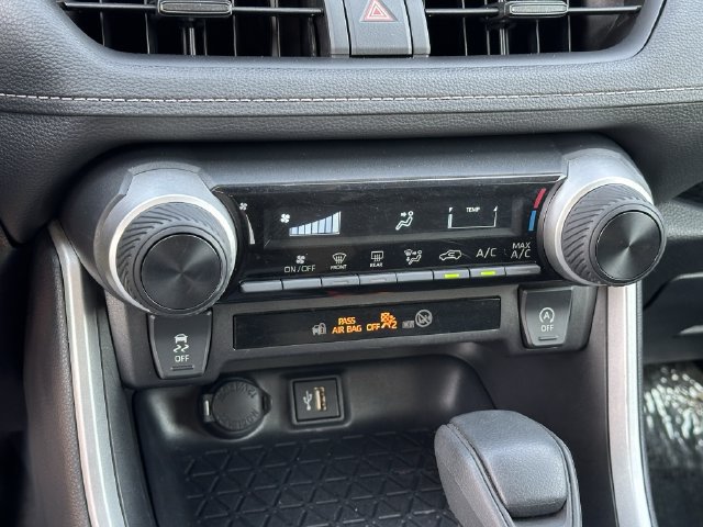 Used 2025 Toyota RAV4 LE FWD image 18