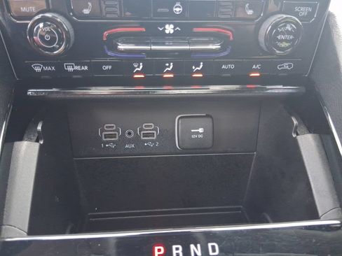 Used 2023 Jeep Grand Cherokee Limited AWD/4WD image 19