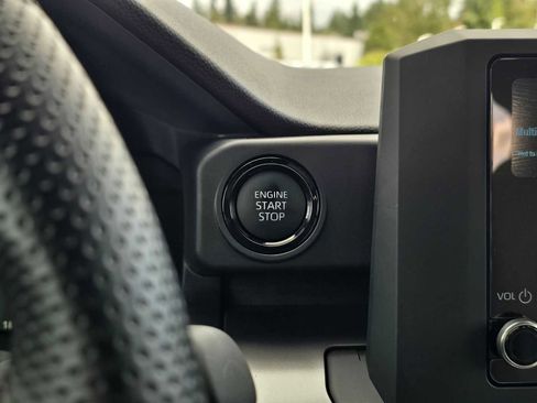 Certified 2025 Toyota Tacoma SR5 image 29