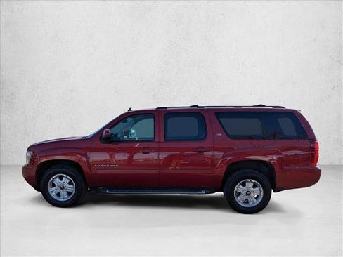 Used 2014 Chevrolet Suburban LT image 9