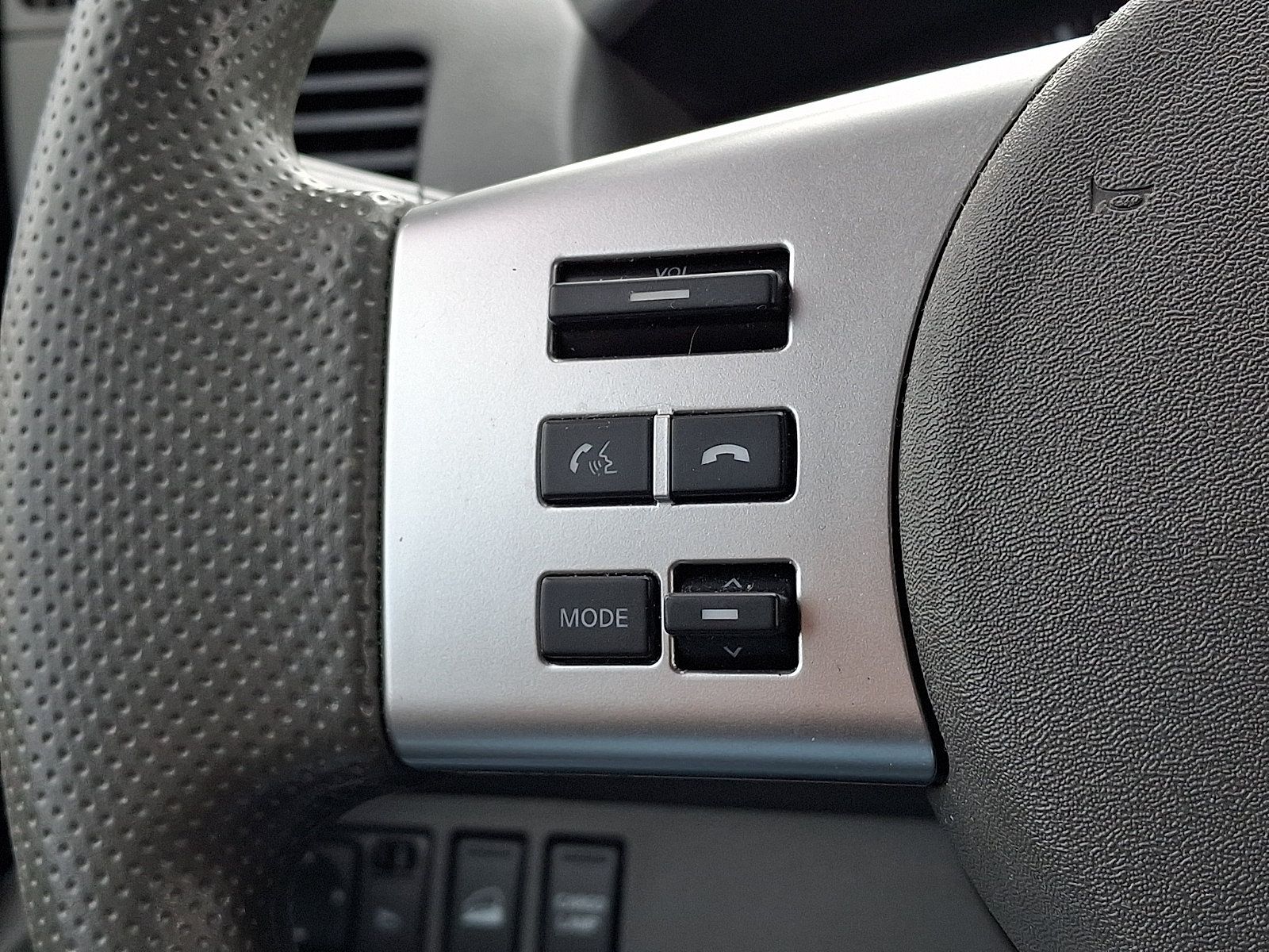 Certified 2021 Nissan Frontier SV w/ Midnight Edition Floor Mats AWD/4WD image 21