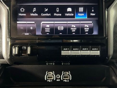 Used 2025 RAM 3500 Laramie AWD/4WD image 24