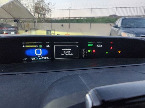 Used 2021 Toyota Prius Prime Limited image 12