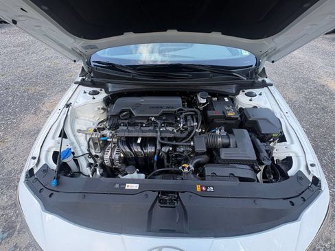 Used 2025 Hyundai Elantra SEL FWD image 26