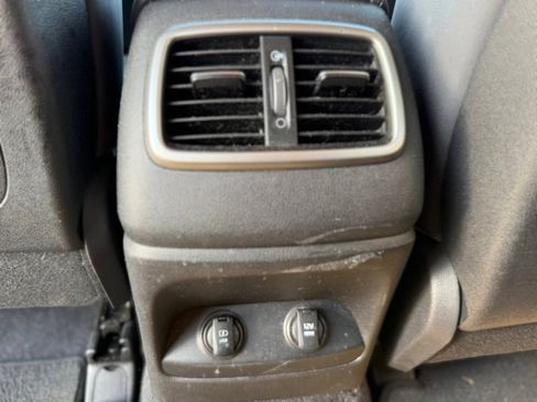 Used 2016 Kia Sorento LX image 16