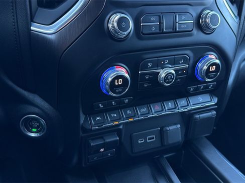 Used 2021 GMC Sierra 1500 AT4 w/ Off-Road Performance Package image 24