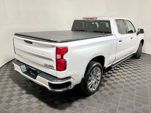Used 2019 Chevrolet Silverado 1500 High Country w/ High Country Premium Package image 17