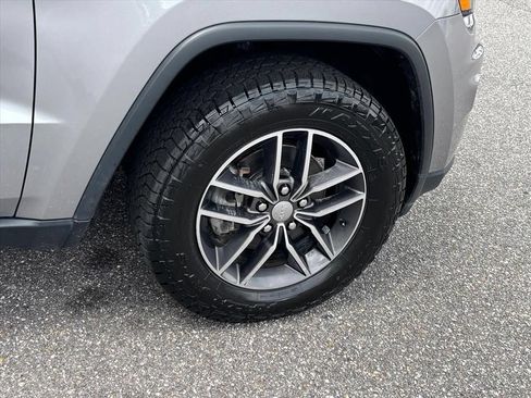 Used 2018 Jeep Grand Cherokee Limited AWD/4WD image 27