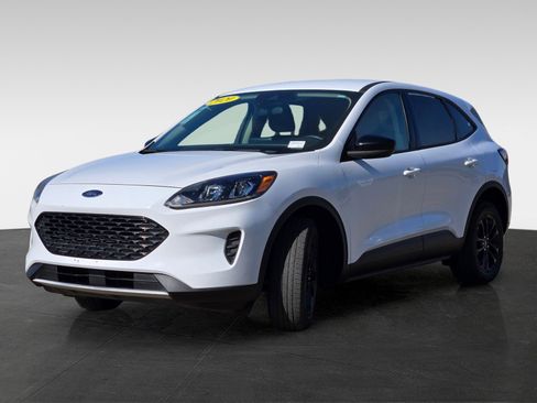 Used 2020 Ford Escape SE Sport image 8