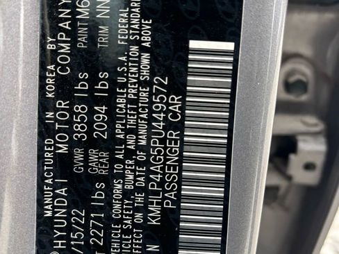 Used 2023 Hyundai Elantra Limited image 55