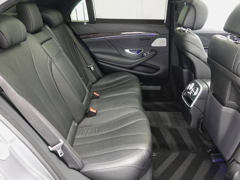Used 2017 Mercedes-Benz S 550 Sedan w/ Sport Package w/ Sport Package image 40