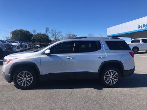 Used 2018 GMC Acadia SLE image 1