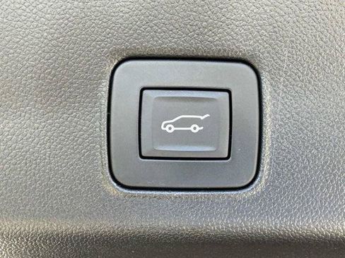 Used 2023 Chevrolet TrailBlazer RS w/ Sun and Liftgate Package FWD image 14