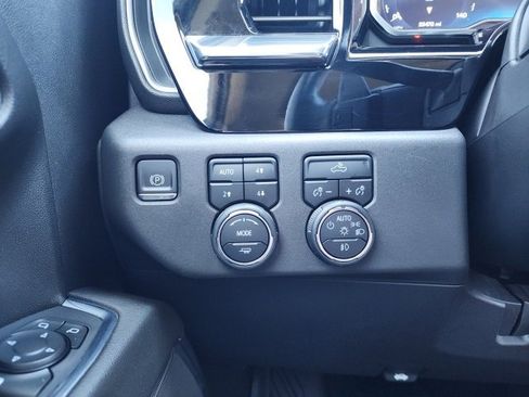 Used 2024 Chevrolet Silverado 1500 RST w/ Z71 Off-Road Package image 41