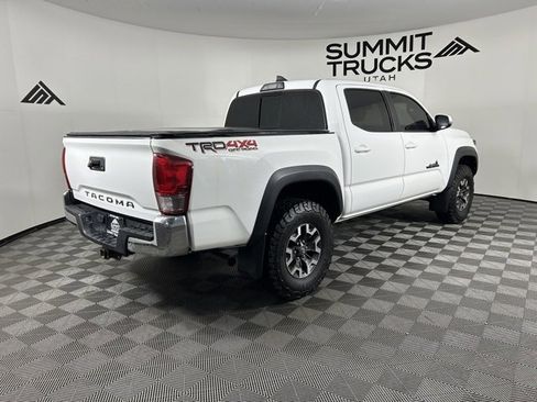 Used 2017 Toyota Tacoma TRD Off-Road w/ Tow Package (A/T) image 4