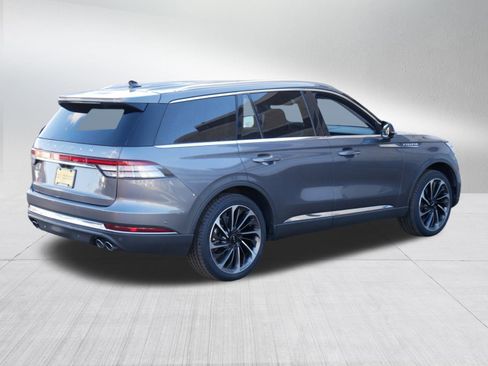 Used 2021 Lincoln Aviator Reserve w/ Equipment Group 202A image 7