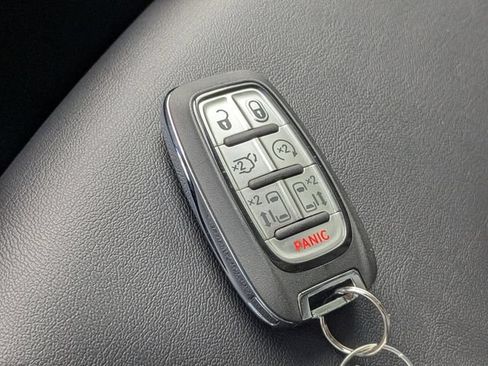 New 2026 Chrysler Pacifica Select FWD image 29