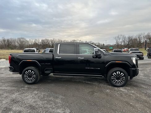 Used 2025 GMC Sierra 3500 Denali Ultimate image 4