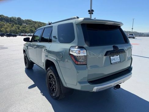 Certified 2023 Toyota 4Runner TRD Off-Road Premium w/ Moonroof Package AWD/4WD image 9
