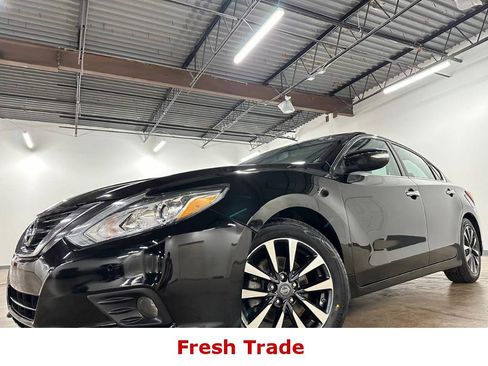 Used 2016 Nissan Altima 2.5 SL w/ 2.5 Technology Package FWD image 1