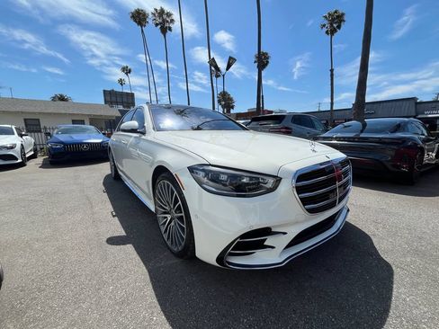 Used 2022 Mercedes-Benz S 500 4MATIC w/ AMG Line Package image 4