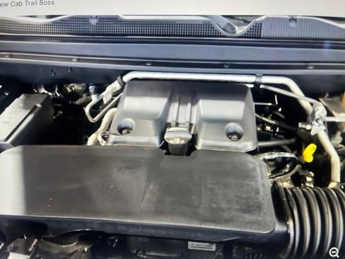 Used 2024 Chevrolet Colorado Trail Boss w/ Technology Package AWD/4WD image 19
