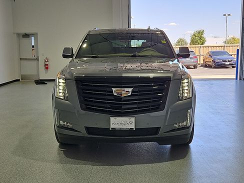 Used 2020 Cadillac Escalade Platinum w/ Escalade Sport Edition AWD/4WD image 3