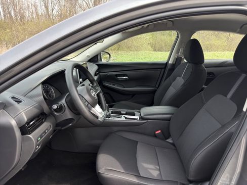 Used 2025 Nissan Sentra SV FWD image 17