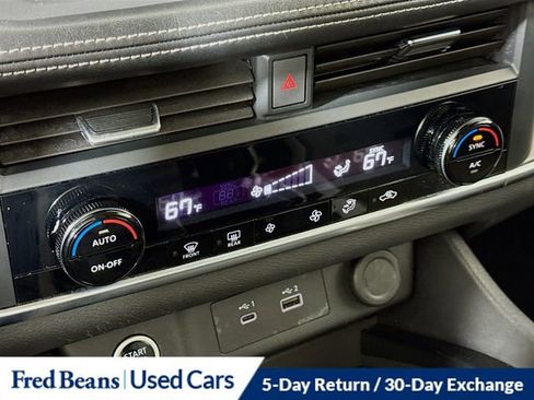 Used 2023 Nissan Rogue SV AWD/4WD image 17