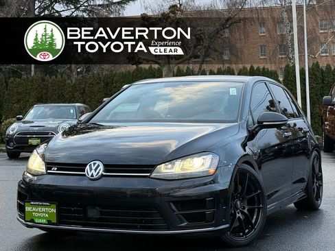 Used 2017 Volkswagen Golf R 4-Door image 1
