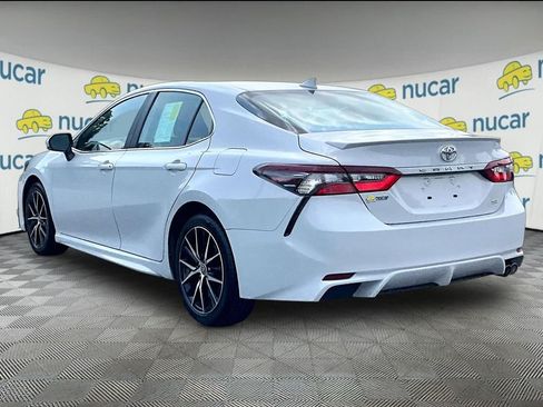 Used 2024 Toyota Camry SE FWD image 4