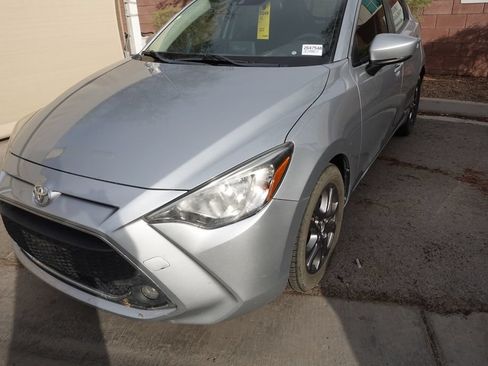 Used 2020 Toyota Yaris LE FWD image 4