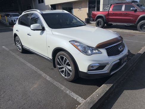 Used 2017 INFINITI QX50 2WD w/ Deluxe Touring Package image 3