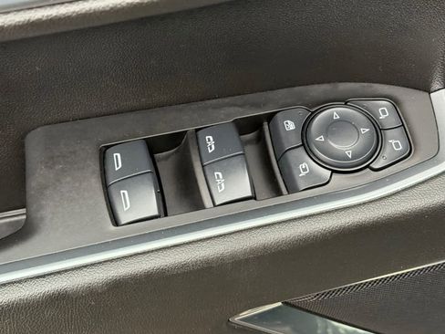 Used 2025 GMC Sierra 1500 SLT image 15