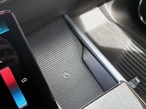 Certified 2025 Cadillac Escalade Luxury w/ LPO, Floor Liner Package AWD/4WD image 29
