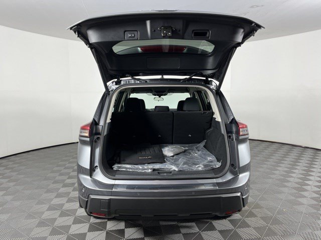 Used 2026 Nissan Rogue SV FWD image 42