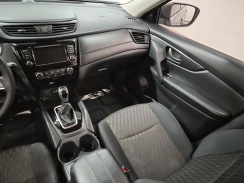 Used 2019 Nissan Rogue S image 11